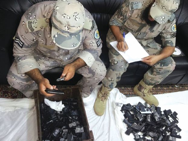 إحباط تهريب 500 مسدس و850 مخزناً و75 كيلو غرام «حشيش»