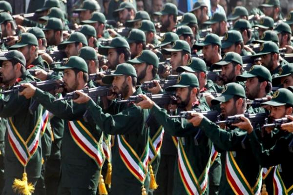 إيران تدرب مقاتلين أجانب على أراضٍ إماراتية محتلة