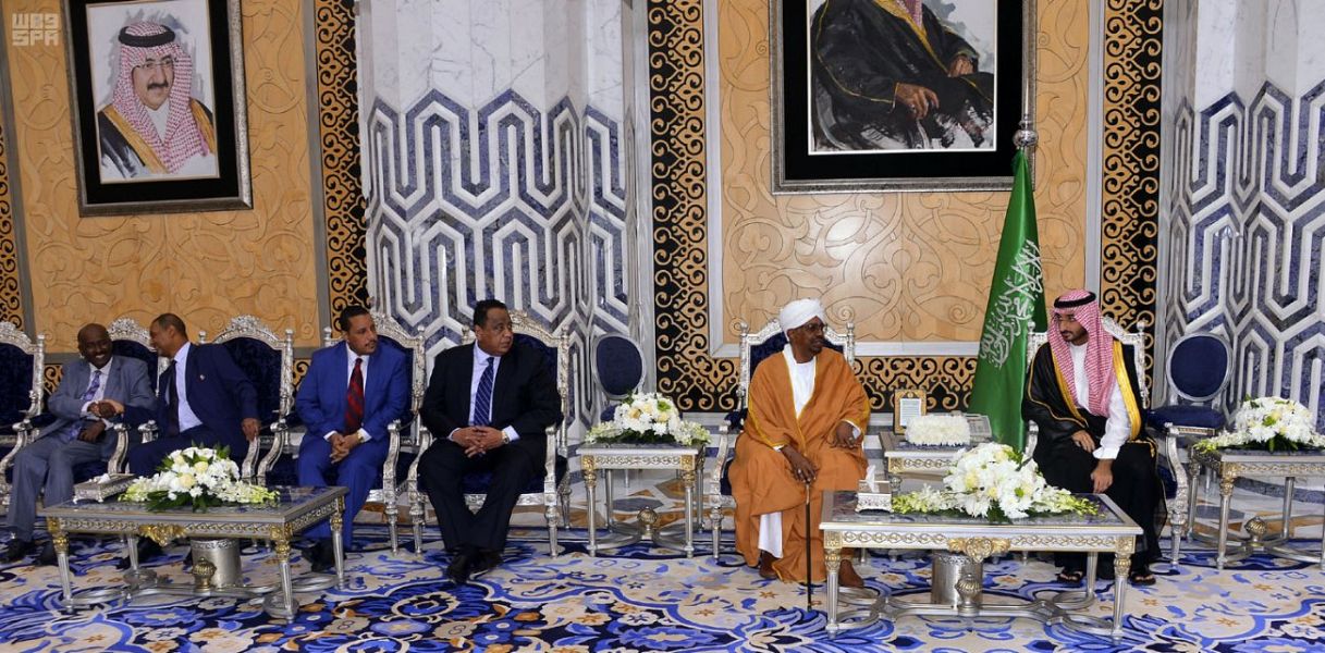 رئيس جمهورية السودان يصل إلى جدة