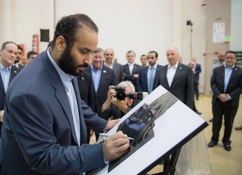 فوق_هام_السحب .. القمر السعودي ينطلق للفضاء اليوم بتوقيع ولي العهد