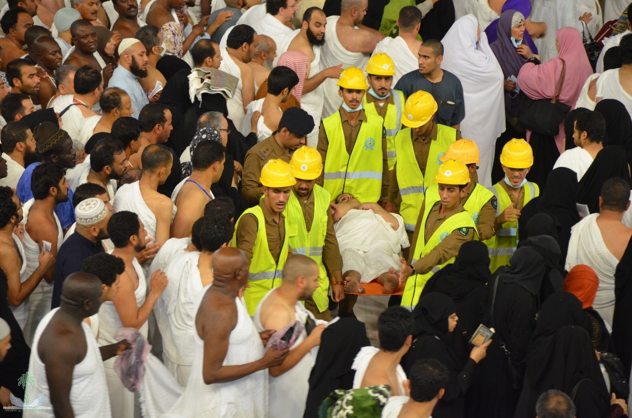 الدفاع المدني : إنقاذ وإسعاف 2180 حالة بالمسجد الحرام في الثلث الأول من شهر رمضان