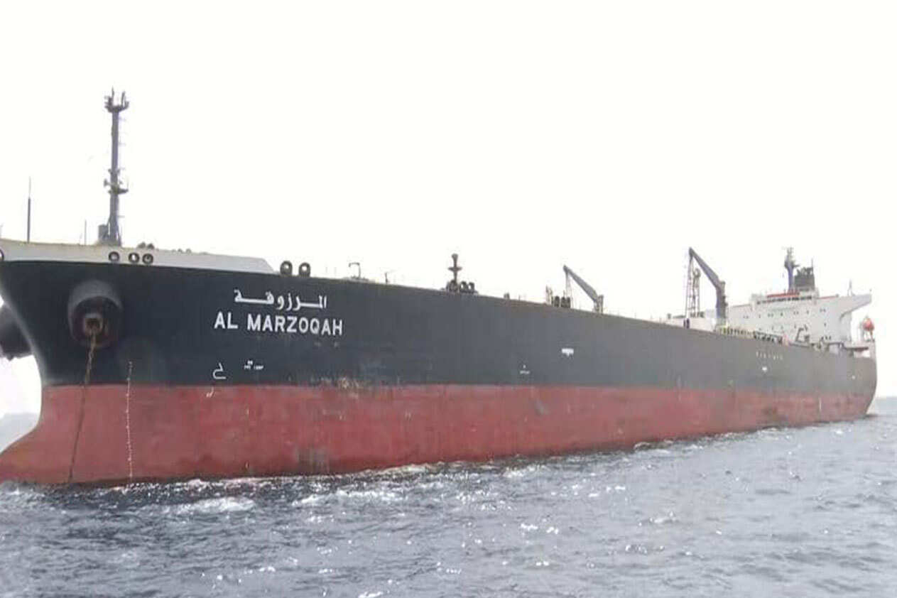 فيديو يوثق تعرض السفينة السعودية «المرزوقة» للتخريب