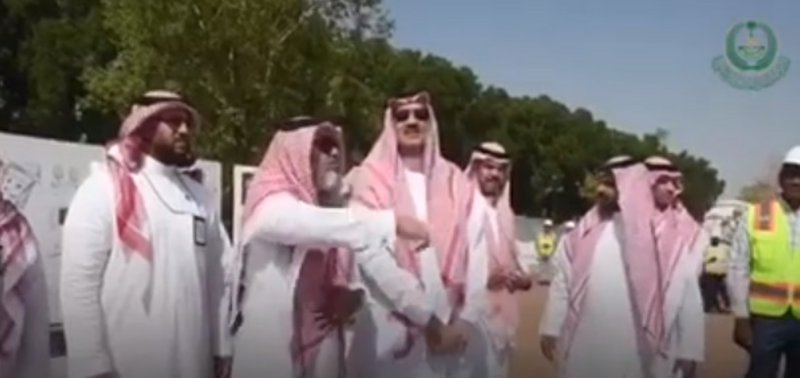شاهد.. "فيصل بن سلمان" يتفقد سير العمل بمشروع التأهيل البيئي لوادي العقيق